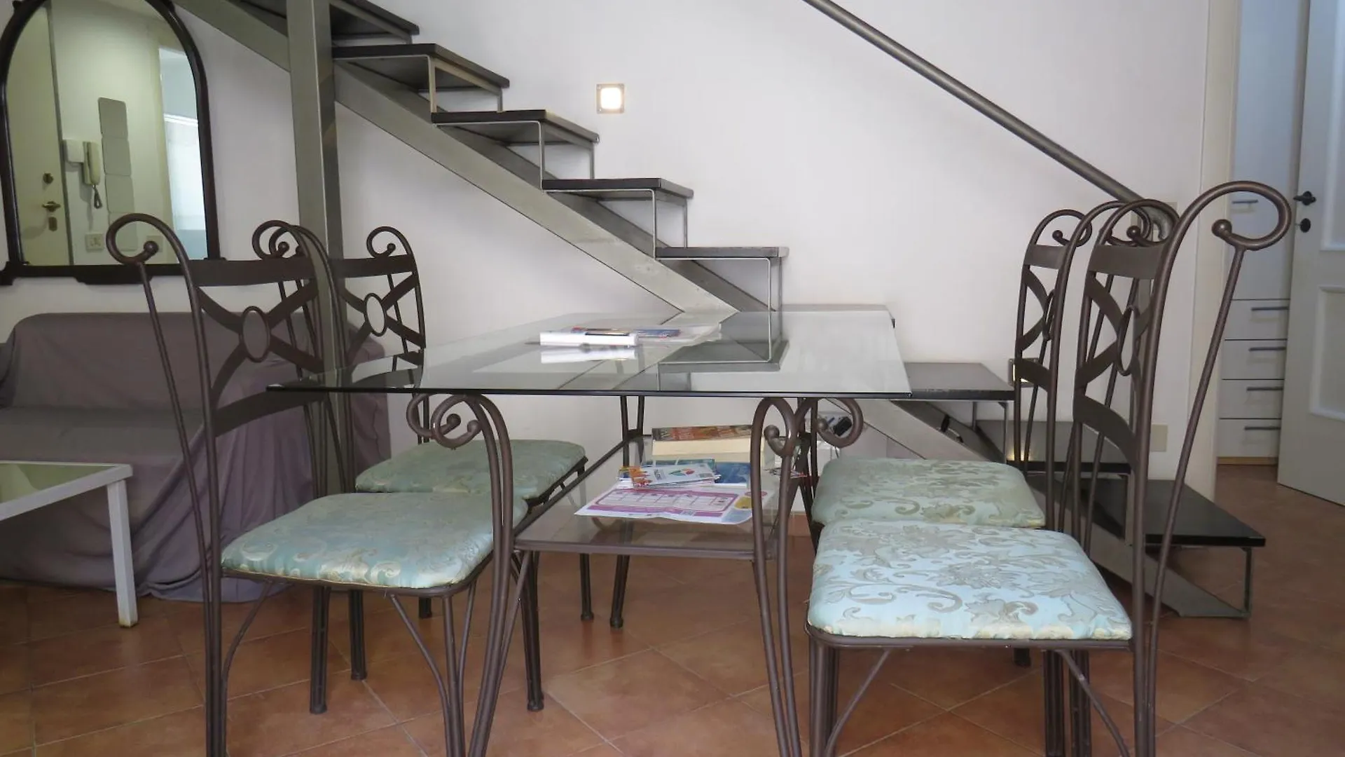 アパート Loft With Terrace In The City Centre パレルモ イタリア
